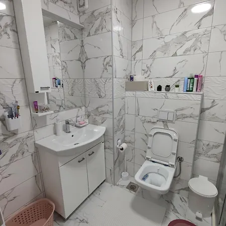 Rikikiki Apartment