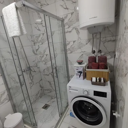 Rikikiki Apartment